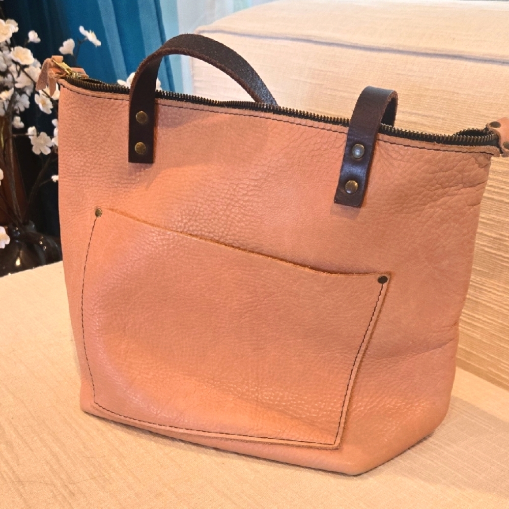 Portland Leather Goods Medium Zip Tote In QUARTZ